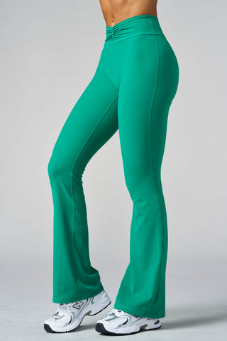 W2279 Buttersoft Scrunch Band Flare Leggings (short)