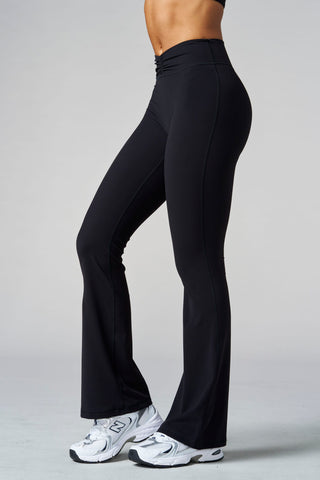 W2279 Buttersoft Scrunch Band Flare Leggings (short)